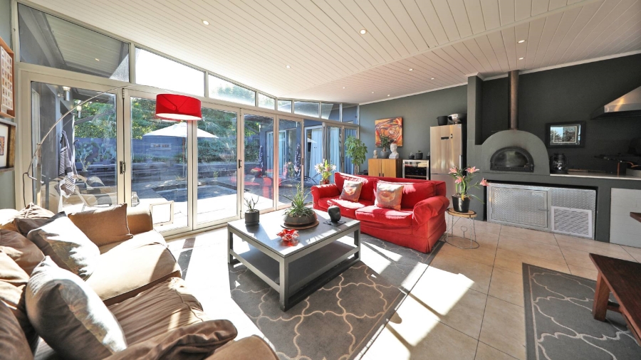4 Bedroom Property for Sale in Plattekloof Western Cape